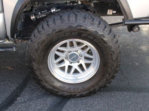 Used 2017 Toyota Tacoma TRD Off-Road image 72