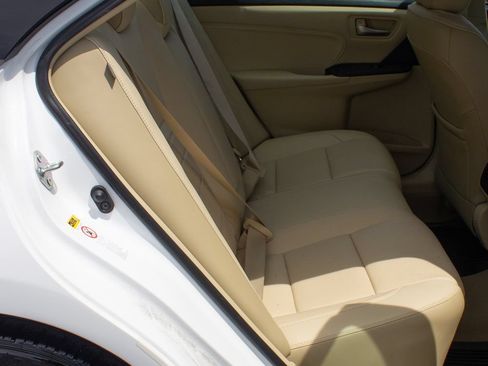 Used 2015 Toyota Camry XLE FWD image 32