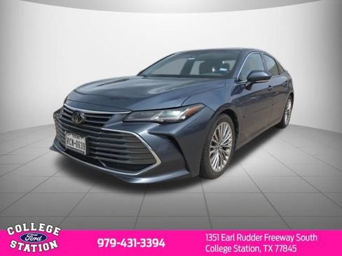 Used 2021 Toyota Avalon Limited FWD image 3