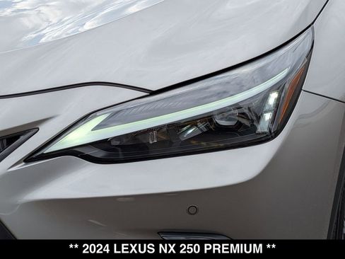 Used 2024 Lexus NX 250 FWD image 9
