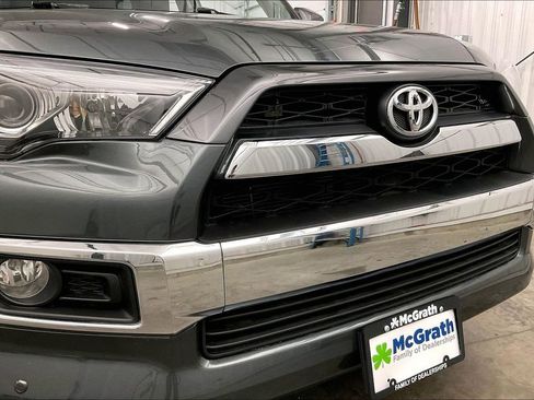 Used 2019 Toyota 4Runner Limited AWD/4WD image 32