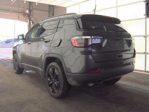 Used 2018 Jeep Compass Latitude AWD/4WD image 2