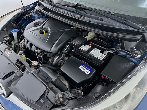 Used 2016 Hyundai Elantra SE image 28