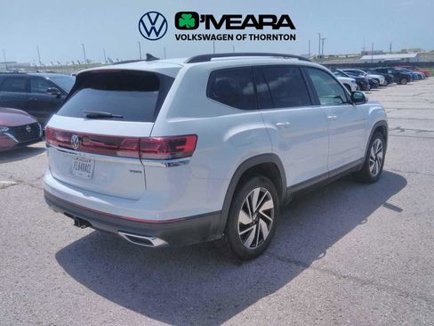 Used 2025 Volkswagen Atlas SE AWD/4WD image 2