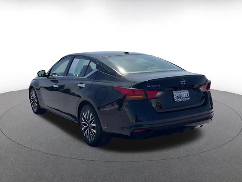 Used 2025 Nissan Altima 2.5 SV FWD image 10