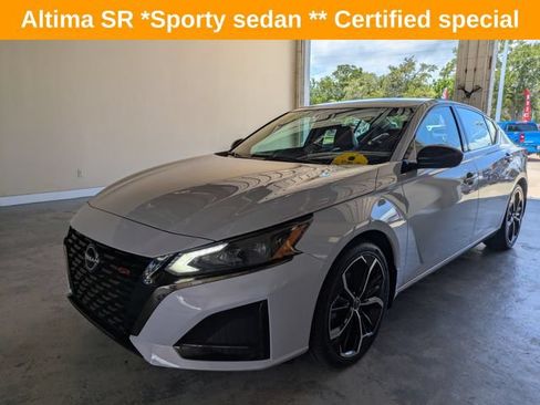 Certified 2023 Nissan Altima 2.5 SR FWD image 8