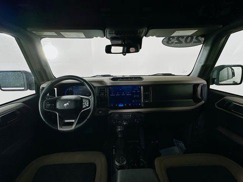 Used 2023 Ford Bronco Wildtrak image 13