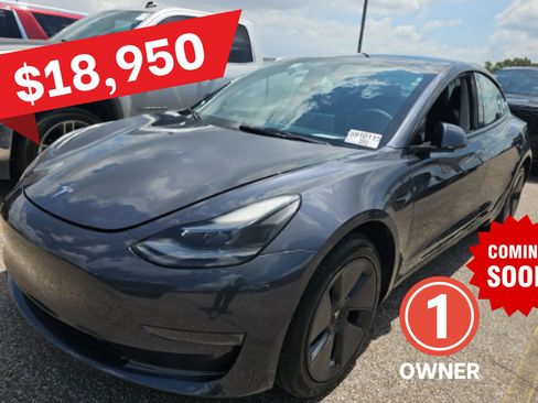Used 2022 Tesla Model 3 Standard Range RWD image 1