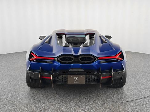 Used 2025 Lamborghini Revuelto image 4