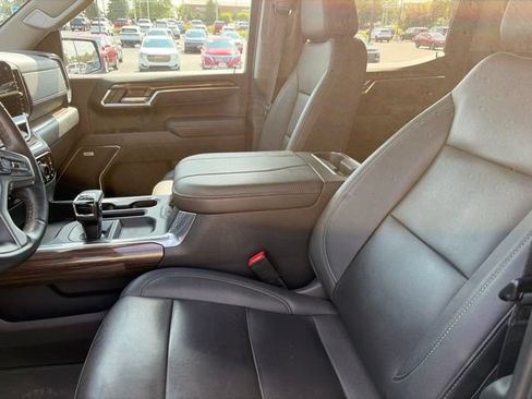 Used 2023 Chevrolet Silverado 1500 LT Trail Boss w/ LT Trail Boss Premium Package AWD/4WD image 8