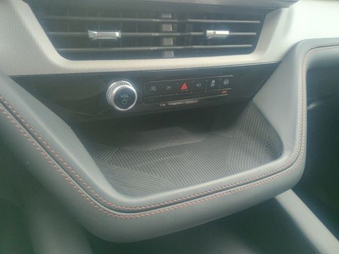 Certified 2025 Ford Explorer Active image 26