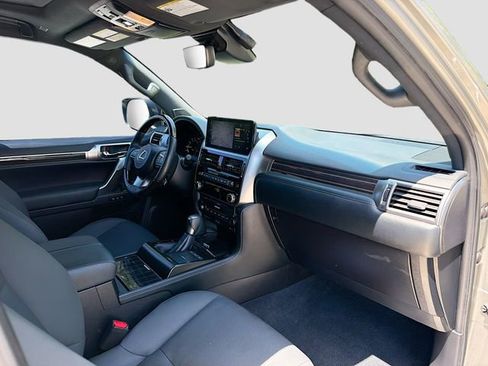 Used 2023 Lexus GX 460 Premium w/ Accessory Package AWD/4WD image 15