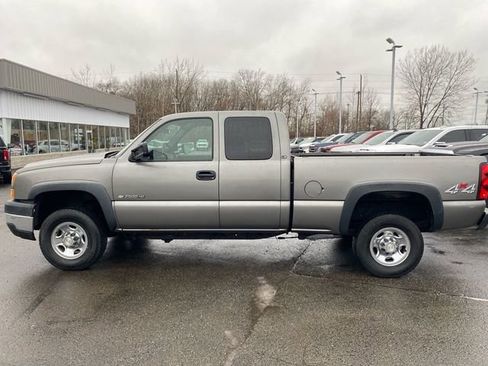 Used 2006 Chevrolet Silverado 2500 LS w/ Snow Plow Prep Package image 2