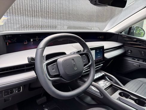 New 2026 Lincoln Nautilus Reserve AWD/4WD image 10