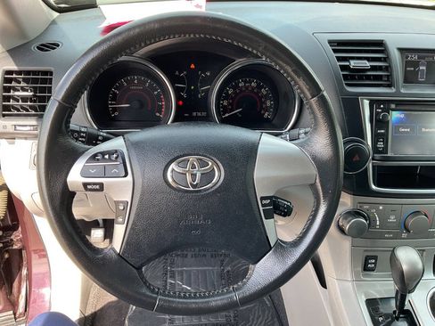 Used 2013 Toyota Highlander SE AWD/4WD image 17