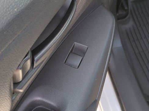 Used 2022 Toyota Corolla LE FWD image 29