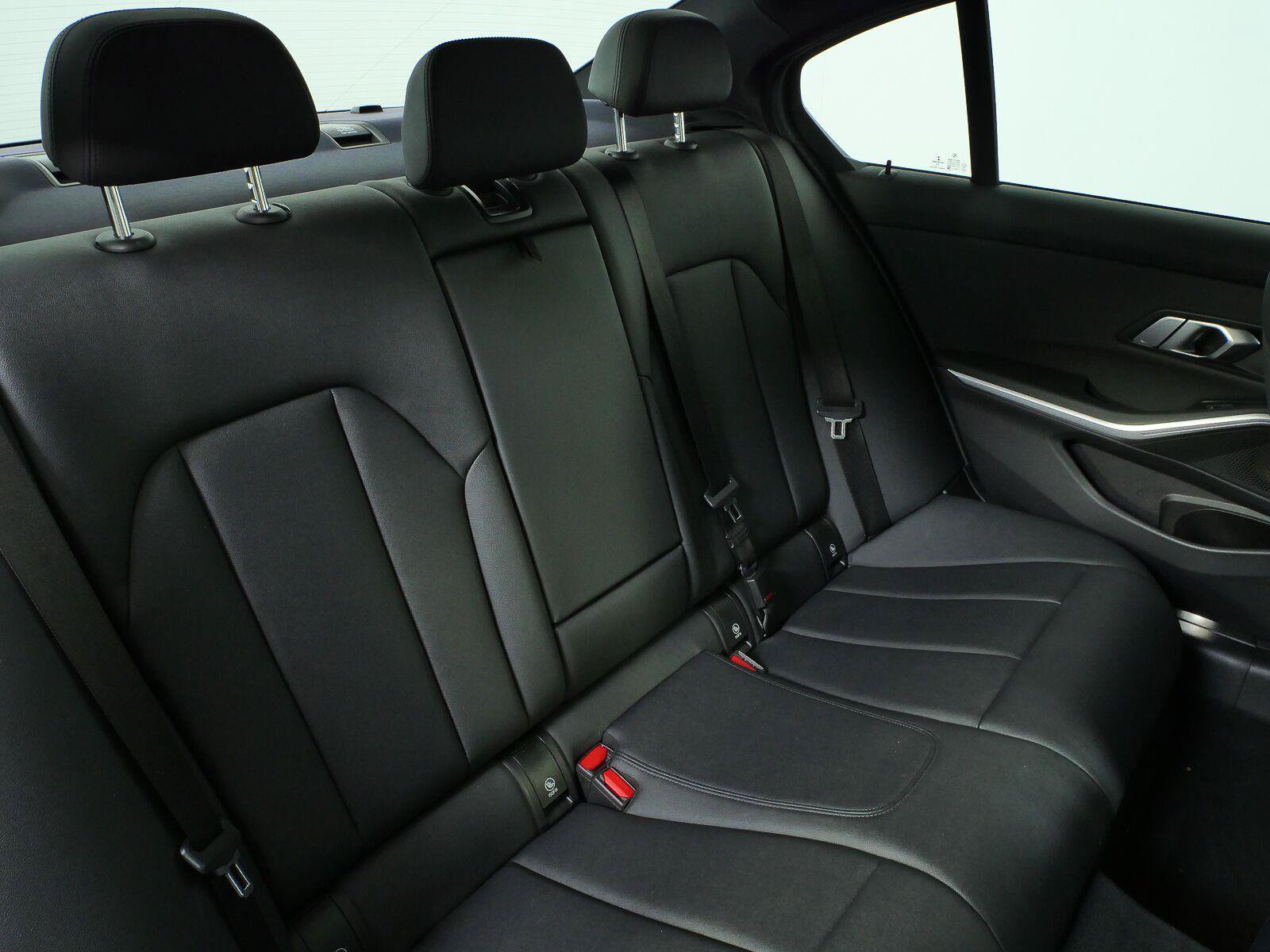 Used 2021 BMW 330i Sedan RWD image 18