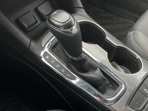 Used 2017 Chevrolet Cruze LT w/ Convenience Package image 29