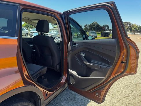Used 2017 Ford Escape SE FWD image 26