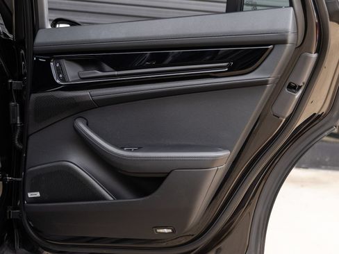 Certified 2025 Porsche Panamera image 37
