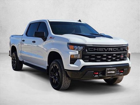 Used 2023 Chevrolet Silverado 1500 Custom Trail Boss AWD/4WD image 3