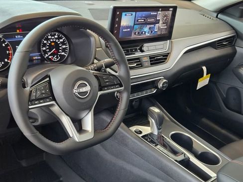 New 2026 Nissan Altima 2.5 SR FWD image 12