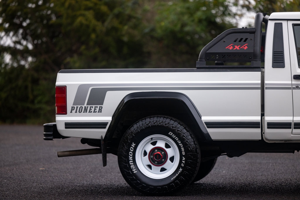 Used 1988 Jeep Comanche Pioneer AWD/4WD image 44