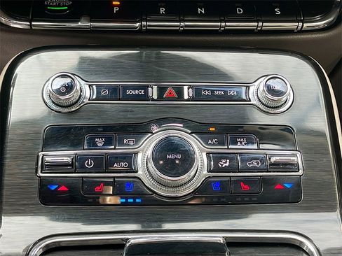 Used 2023 Lincoln Nautilus Reserve w/ Equipment Group 201A image 16