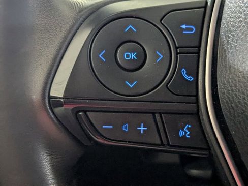 Used 2018 Toyota Camry SE w/ Convenience Package FWD image 11