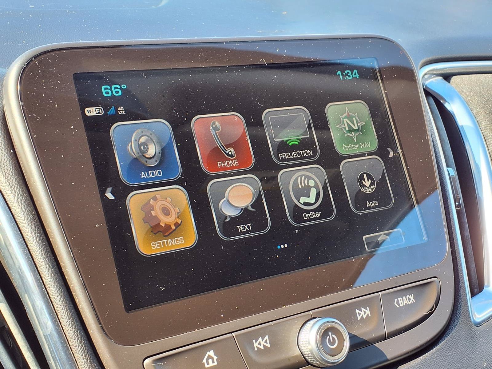 Used 2018 Chevrolet Malibu LT FWD image 20
