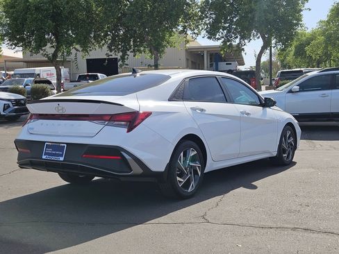 Certified 2025 Hyundai Elantra Sport FWD image 5