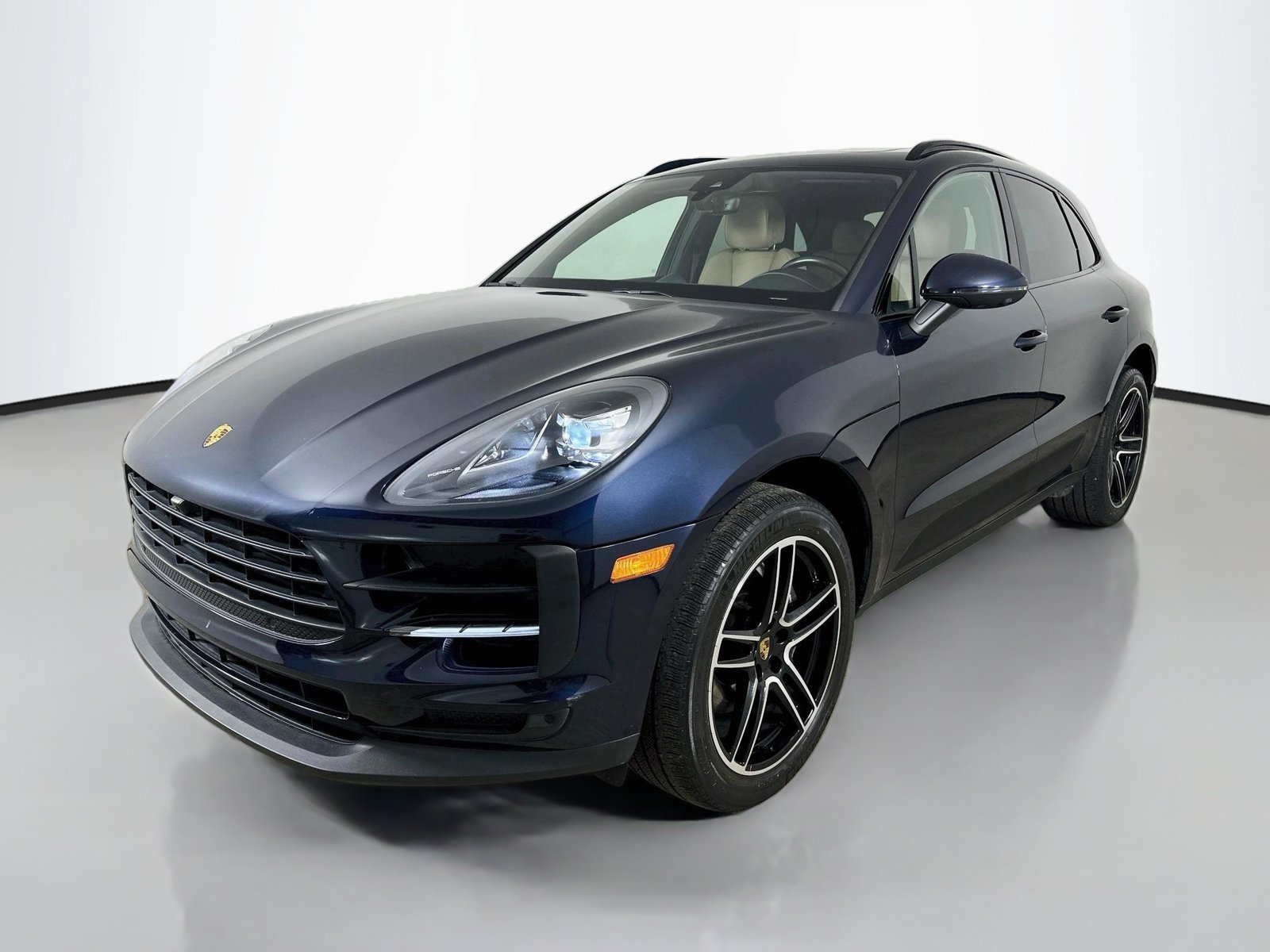 Used 2021 Porsche Macan AWD/4WD image 1