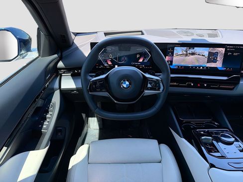 Used 2025 BMW 530i w/ M Sport Package image 19