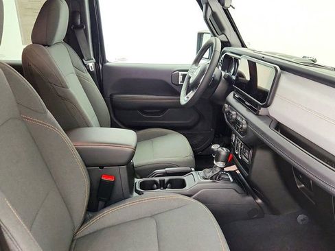 Used 2025 Jeep Wrangler Unlimited Sahara w/ Safety Group image 24