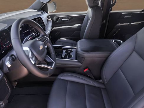 Used 2025 Chevrolet Tahoe LT image 9