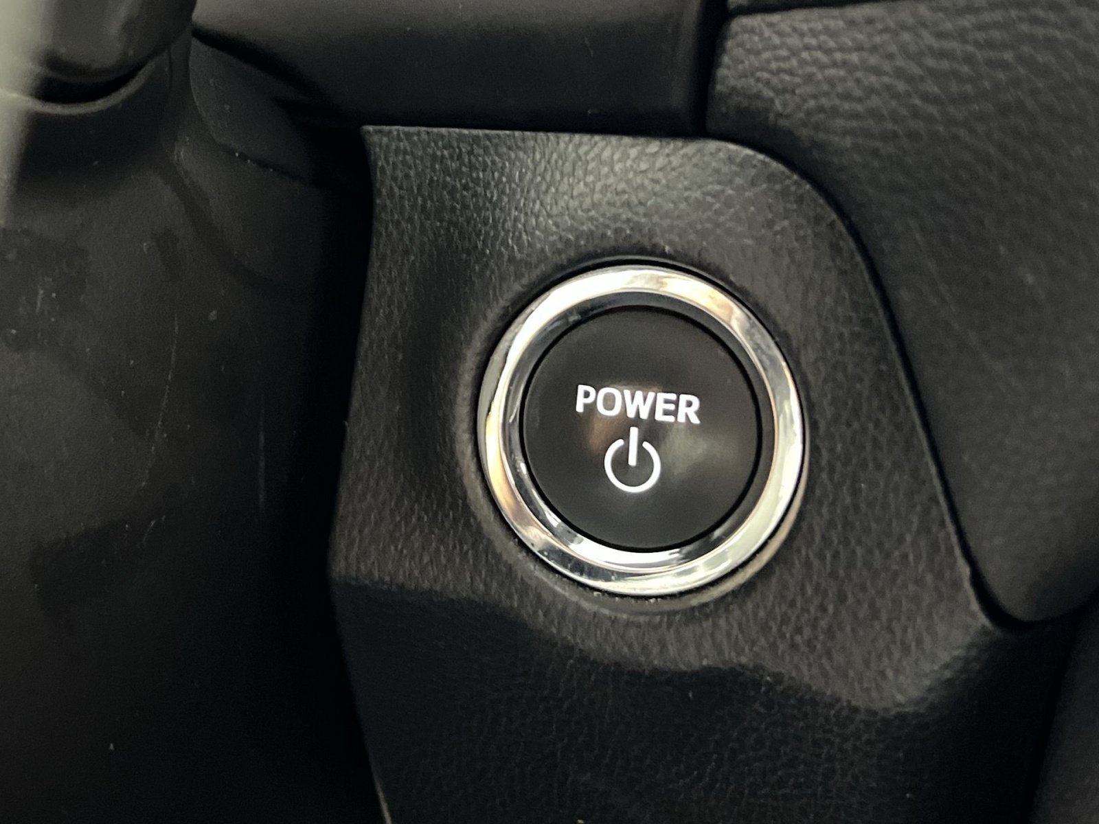 Used 2025 Toyota RAV4 XLE AWD/4WD image 34