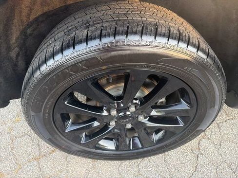 Used 2017 Jeep Grand Cherokee Altitude RWD image 32