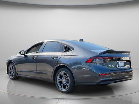 Used 2025 Honda Accord SE image 6