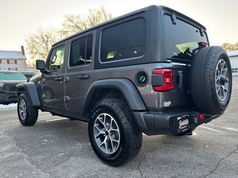 Used 2024 Jeep Wrangler Sport S image 7