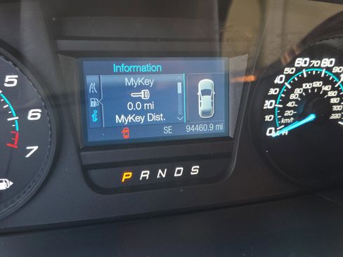 Used 2018 Ford Taurus SE FWD image 25