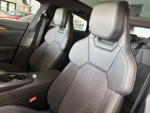 Used 2022 Audi e-tron GT Premium Plus image 5
