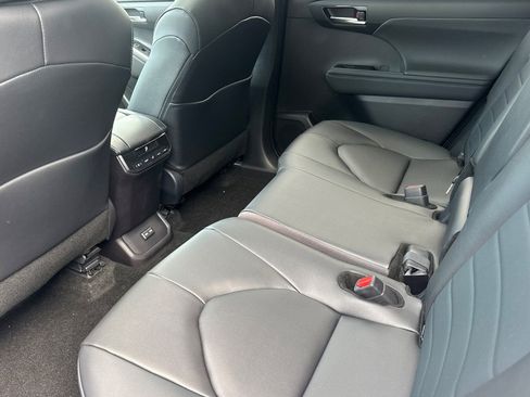 New 2026 Toyota Highlander XLE AWD/4WD image 5