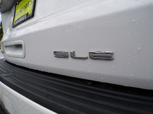 Used 2022 GMC Yukon XL SLE AWD/4WD image 14