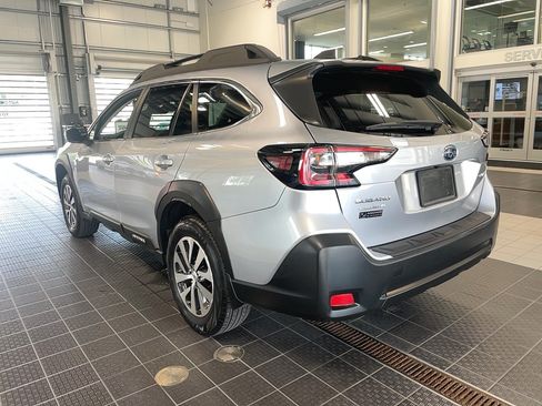 Used 2024 Subaru Outback Premium AWD/4WD image 16