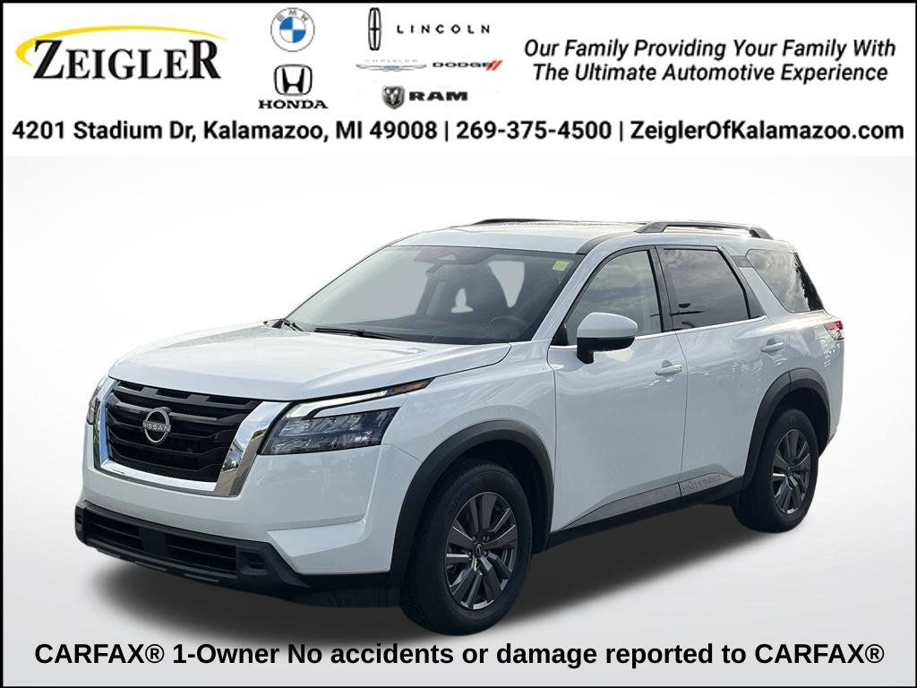 Used 2025 Nissan Pathfinder SV AWD/4WD image 1