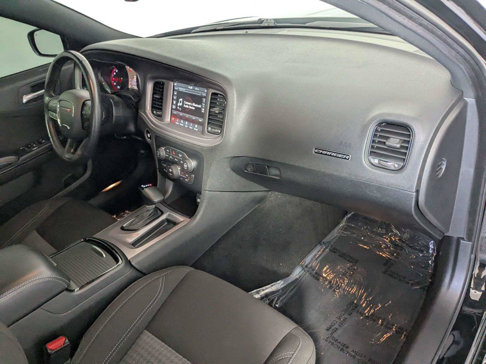 Used 2023 Dodge Charger SXT w/ Blacktop Package AWD/4WD image 31
