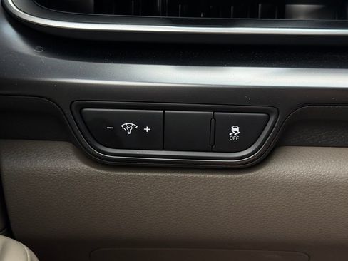 Used 2026 Kia Carnival FWD image 24