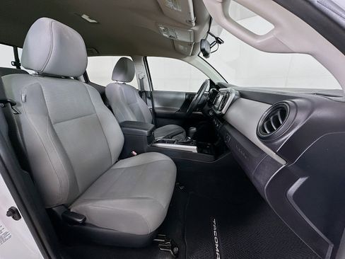 Used 2017 Toyota Tacoma SR5 w/ Tow Package image 28