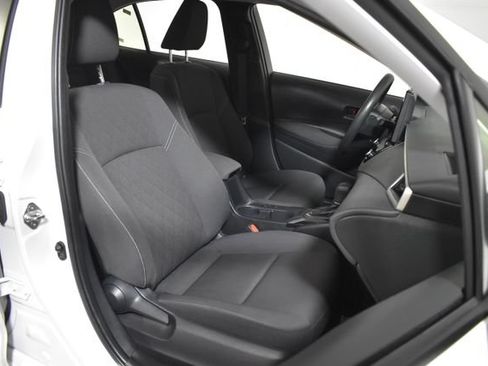 Used 2025 Toyota Corolla LE FWD image 29