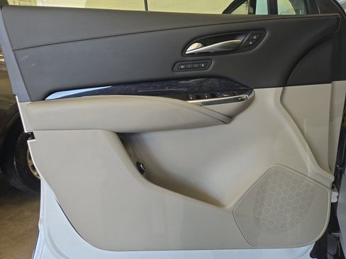 Used 2023 Cadillac XT4 Premium Luxury w/ Driver Assist Package FWD image 19
